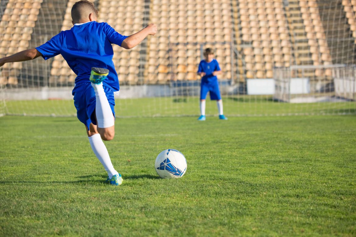Dzieci w strojach klubu sportowego — zgoda na publikację wizerunku dziecka